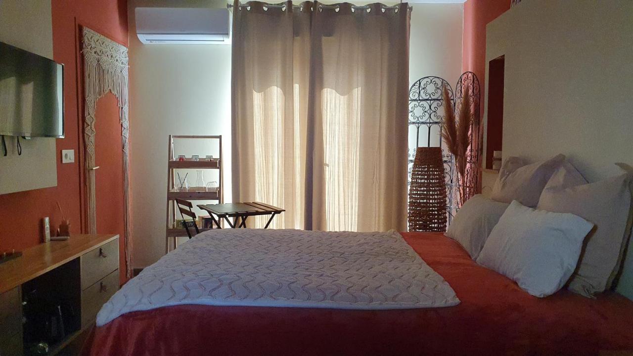 Bed and Breakfast Le Petit Coin De Provence Beaucaire  Exterior foto
